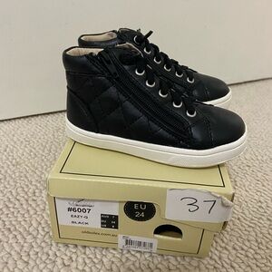 Old soles size 8T brand new zip up high top shoes